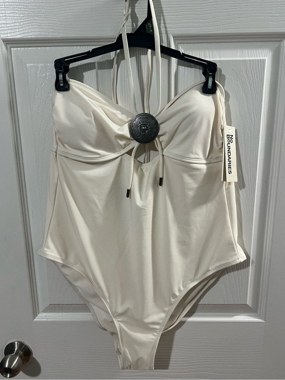 No Boundaries Bolo Tie One-Piece Swimsuit, Ivory bolo brooch detail. Women sz Xl